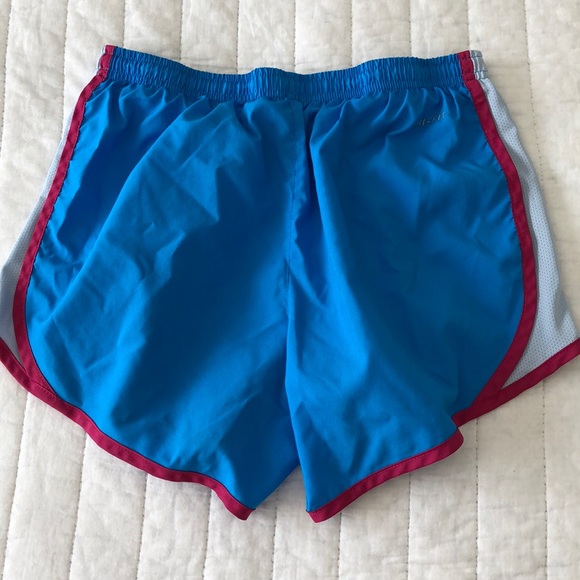 Nike Running Shorts - Picture 3 of 4